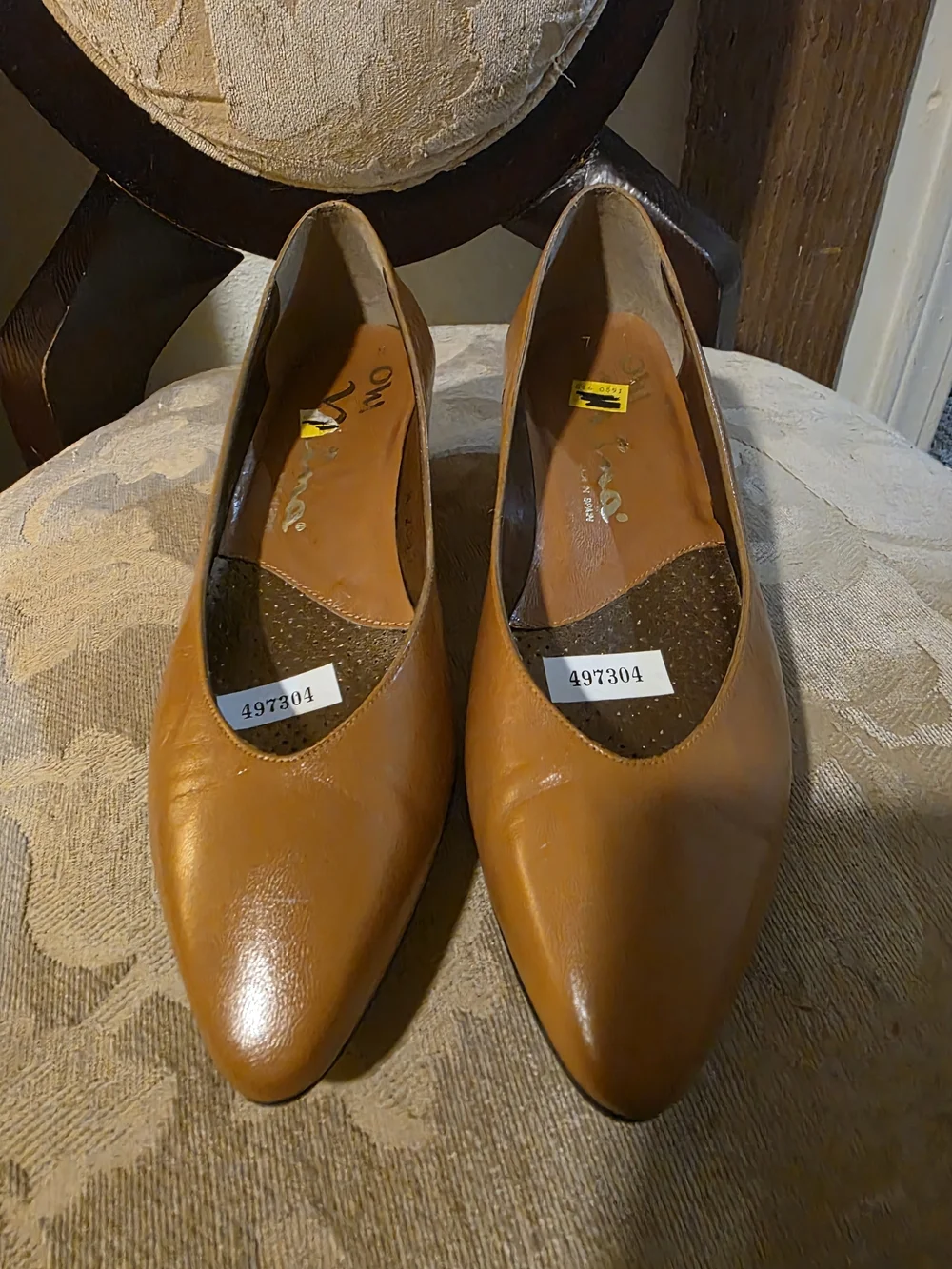 Women’s Pointed Cognac Leather Heels — Classic Slip-On Pumps